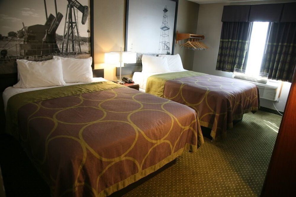 Motel Super 8 By Wyndham Bedford Dfw Airport West Exterior foto
